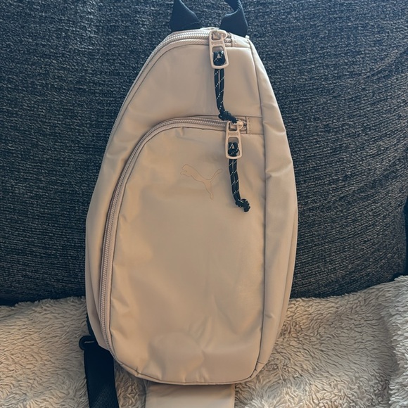 PUMA Myriad Sling Bag - Picture 8 of 10